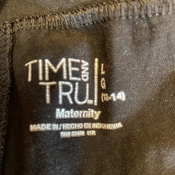 Time and Tru Maternity Black Leggings with Over the belly waistband - Picture 4 of 4